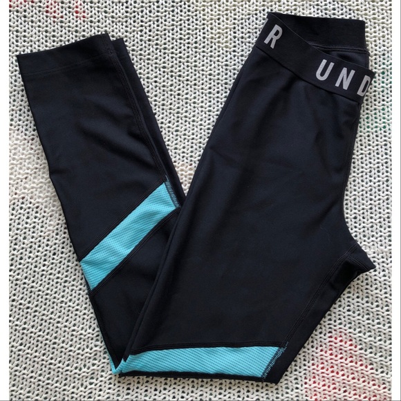Under Armour Pants - 🎉SALE🎉Under Armour workout leggings sz XS
